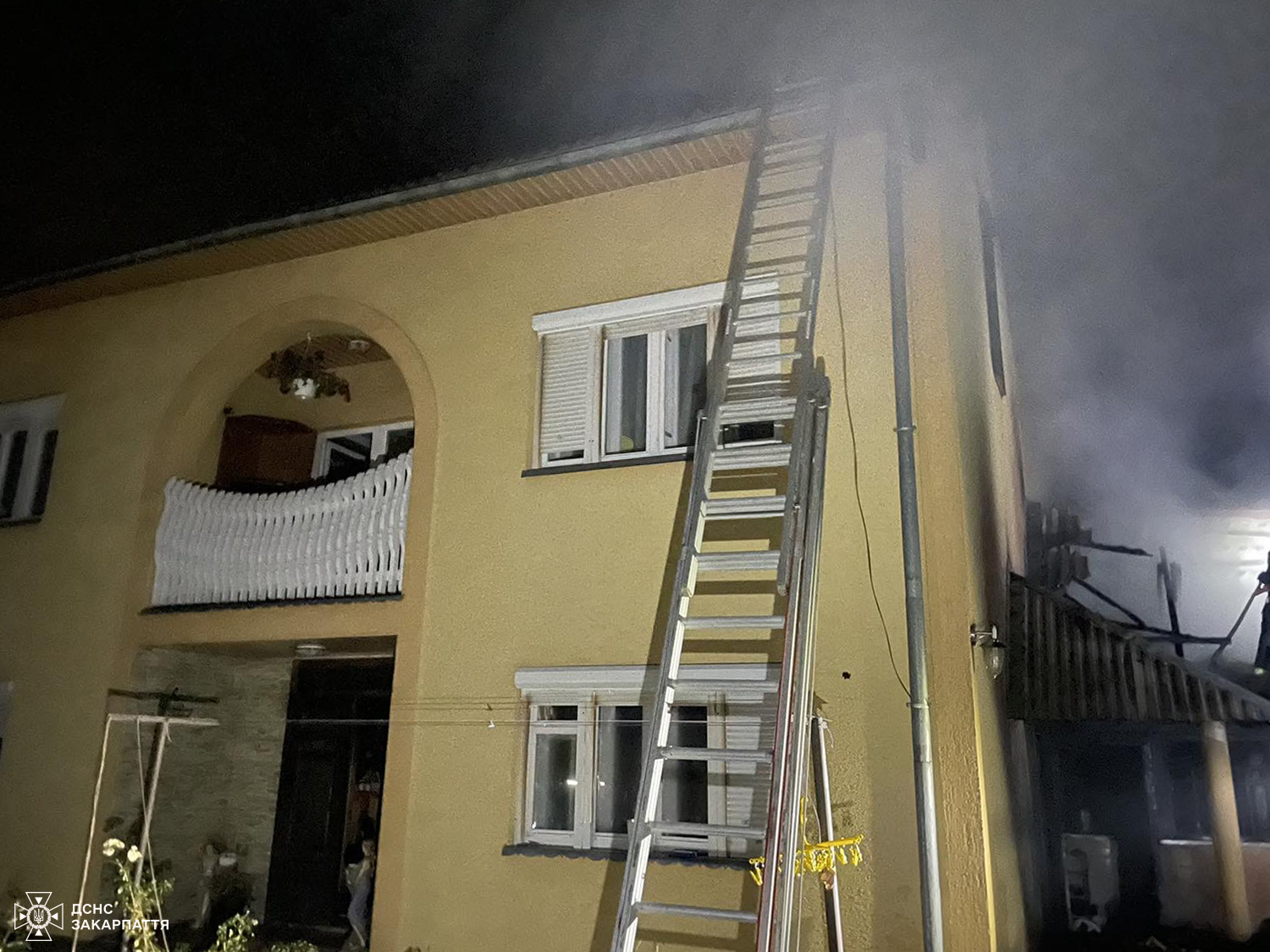 На Тячівщині вогнеборці запобігли поширенню полум’я на житловий будинок0