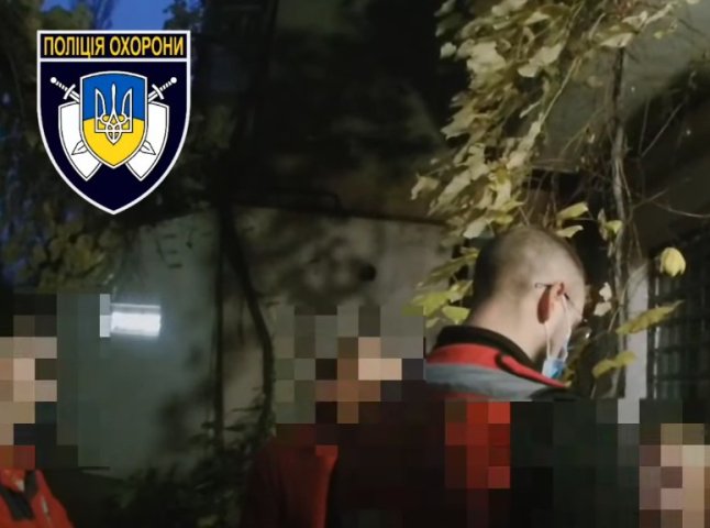 На Закарпатті дівчина намагалась вчинити самогубство і написала про це в соцмережі0