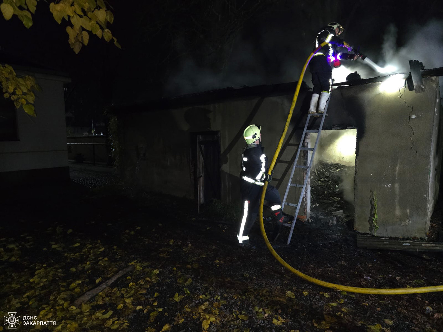 Рятувальники ліквідували загорання складського приміщення на Берегівщині0