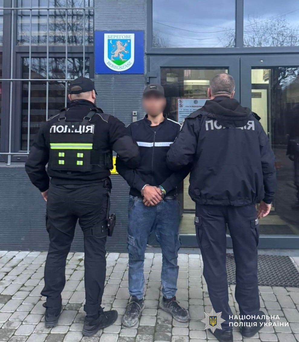 У Берегові затримали раніше судимого зловмисника, який викрав ювелірні вироби із будинку місцевої жительки0