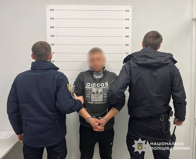 В Ужгороді затримали зловмисника, який побив охоронця одного з місцевих магазинів0