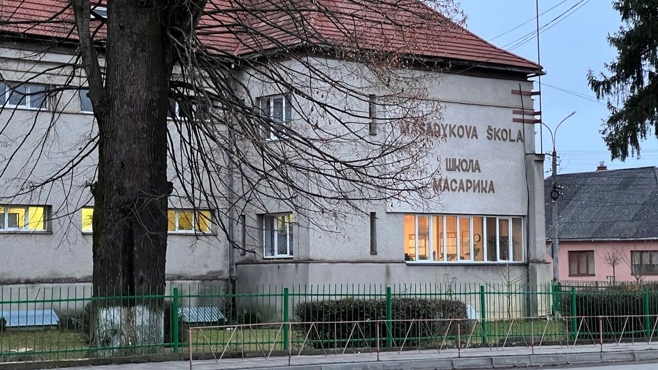 Школа Масарика у Сваляві