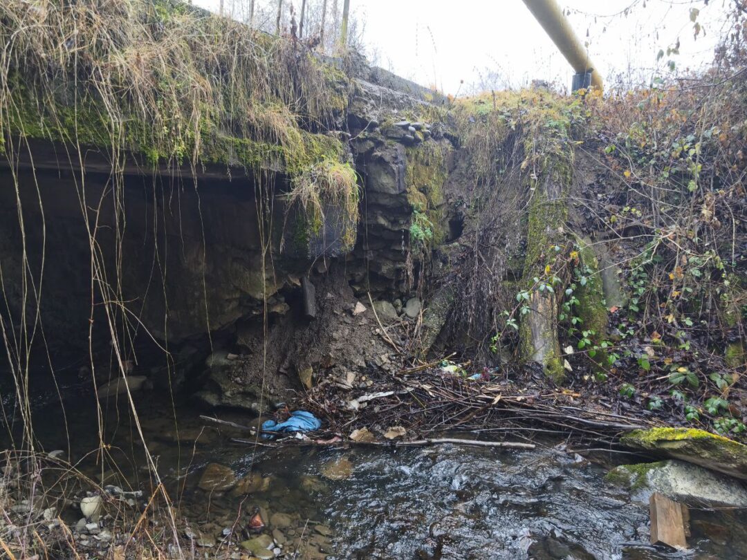 Руйнування опори моста в селі Тибава Свалявщина