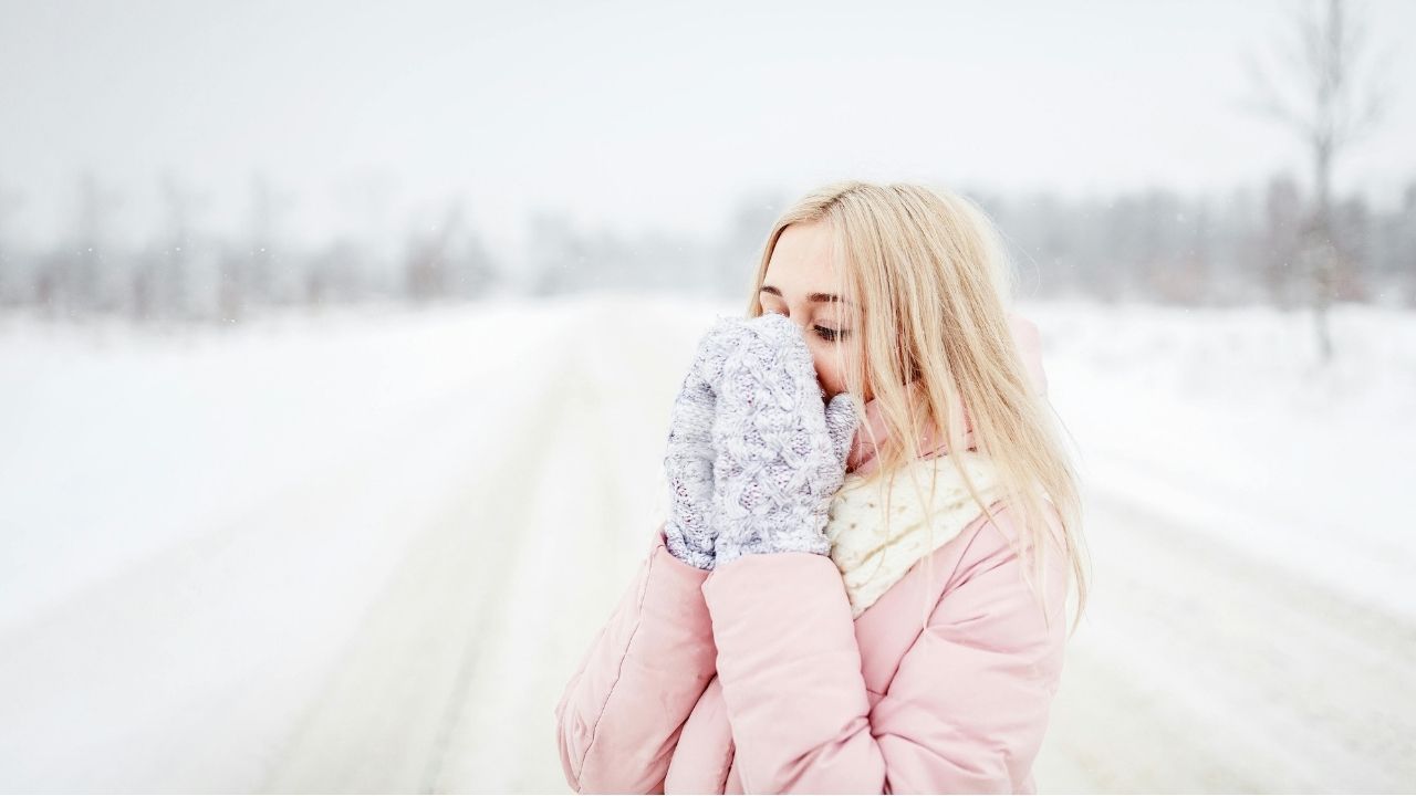 Жінка на морозі