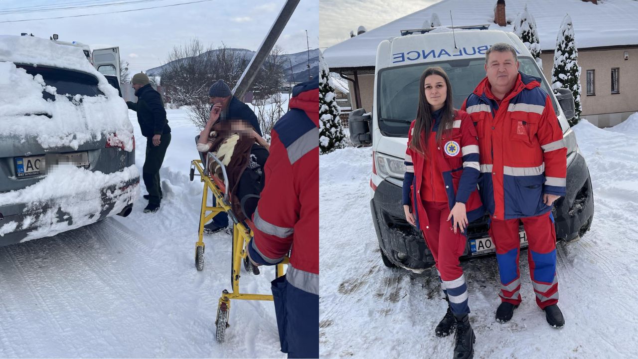 Медики доставляють жінку