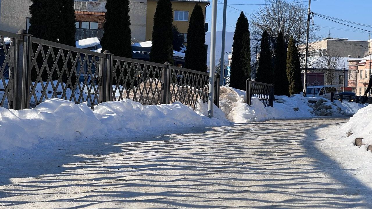 Тротуар у Сваляві