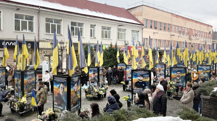 Низький уклін нашим Героям та вічна слава їхній незламній мужності!2