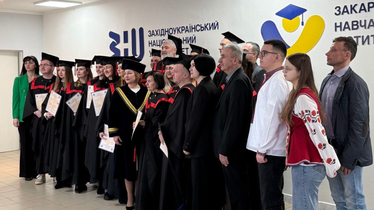 Вручення дипломів в ЗННЦ ЗУНУ у Сваляві