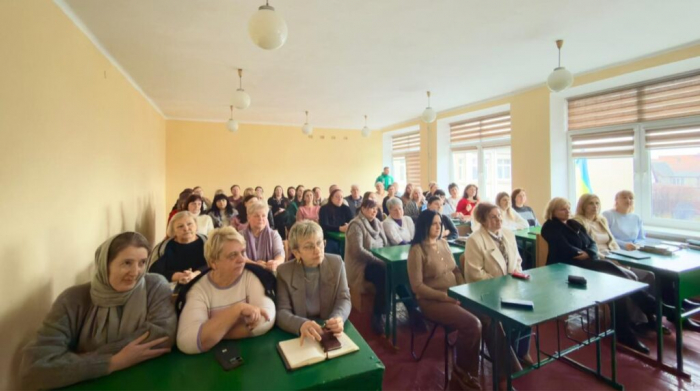 Кадрові зміни: Ізянську школу очолила Наталія Сабов2