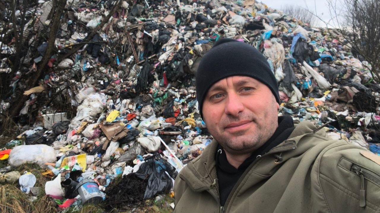 Депутат Іван Русин на сміттєзвалищі