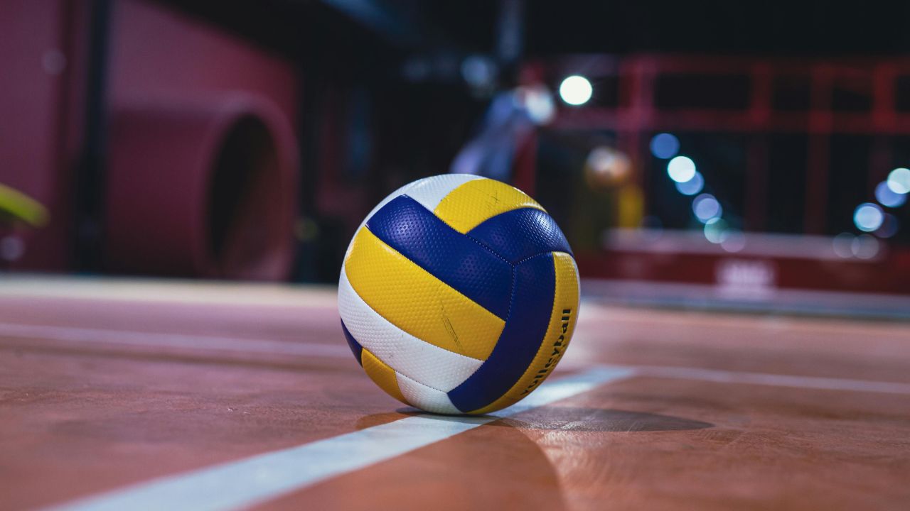 Волейбольний м'яч