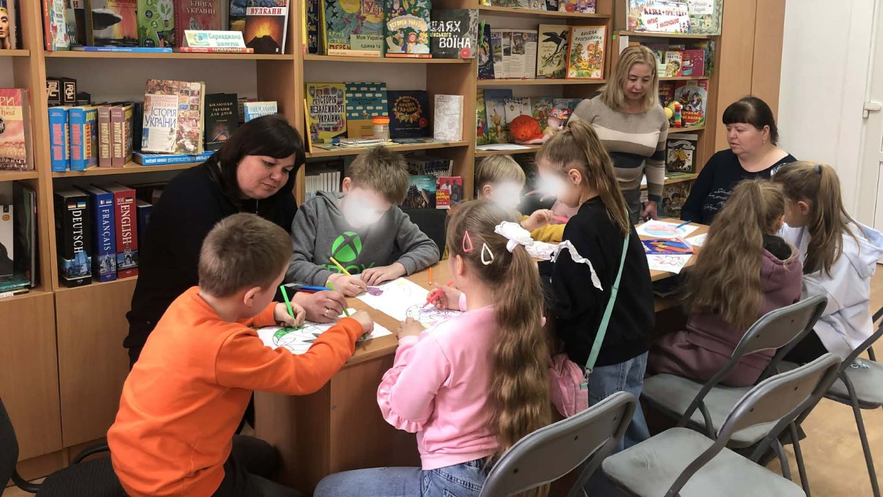 Діти в бібліотеці