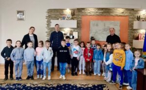 Маленькі гості — великі враження: першокласники на екскурсії у міській раді0