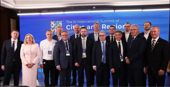 Стійкість громад та міжнародна співпраця: Хустська громада — серед учасників IV Міжнародного саміту міст і регіонів3