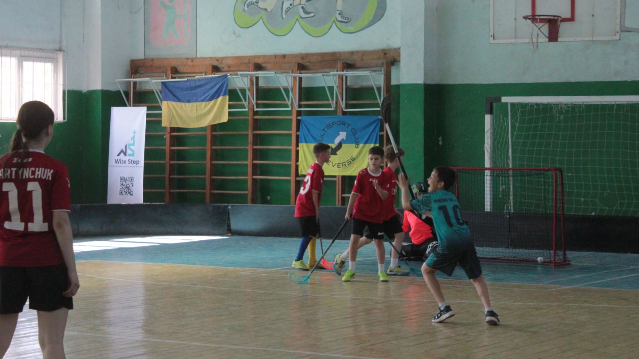 Свалява флорбол спорт