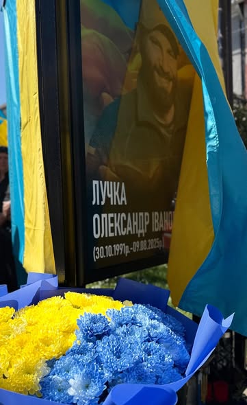 У Хустській громаді вшанували Героїв та доповнили Алею Пам’яті новими іменами16