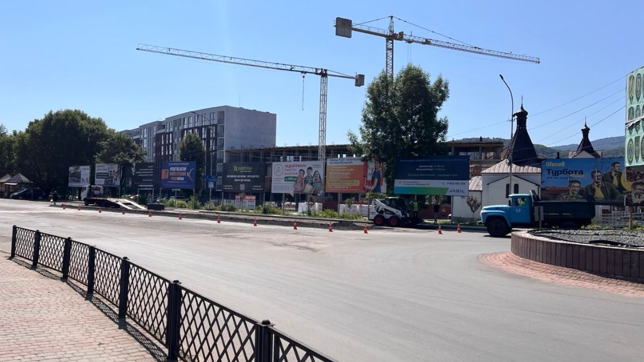 Ремонт дороги на Головній