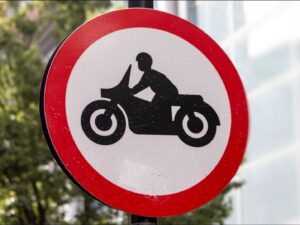 У Хустській громаді посилюють контроль за шумними мотоциклами: виконком ухвалив відповідне рішення1