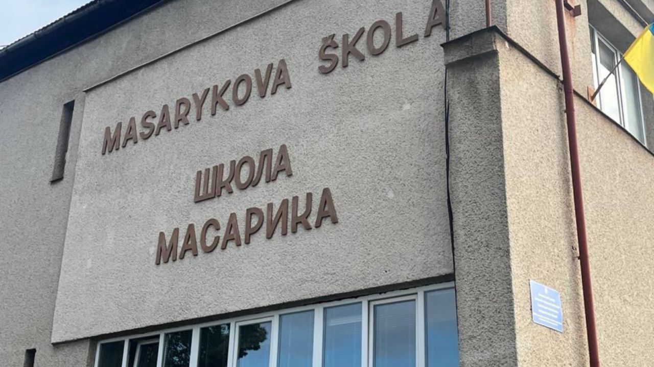 Школа Масарика у Сваляві