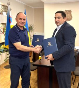 Хустська та Микільська громади об’єднують зусилля: підписано Меморандум про співпрацю1