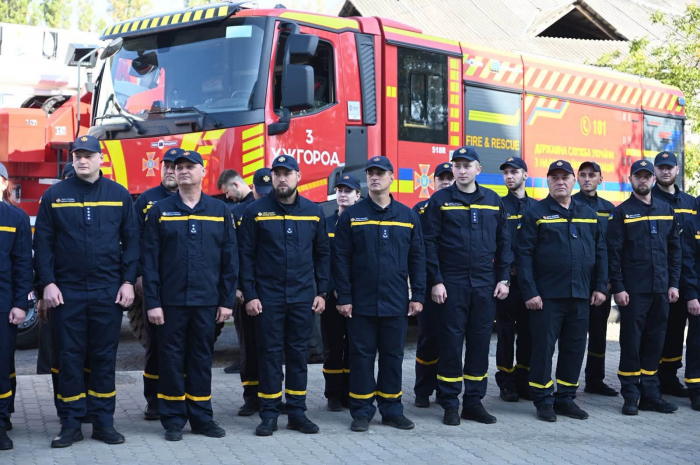 Керівництво області відзначило закарпатських рятувальників2