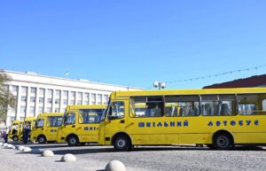 Липчанський ліцей отримав новий шкільний автобус1