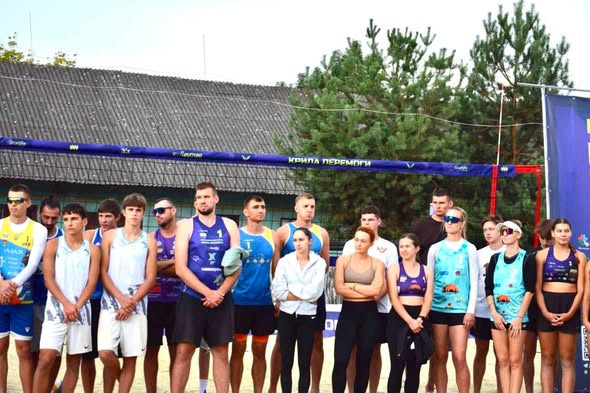 У Хусті урочисто відкрили Всеукраїнський благодійний фестиваль «Крила перемоги»3