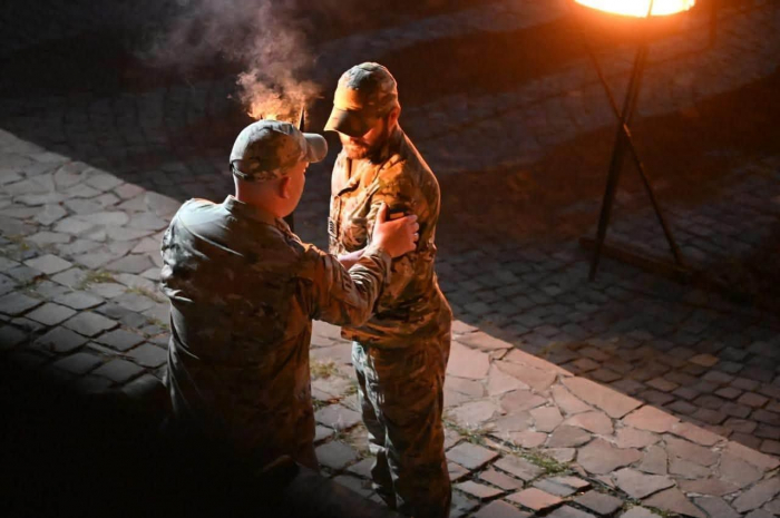 У Мукачівському замку бійці Військової школи імені Євгена Коновальця отримали шеврони та вшанували побратимів0