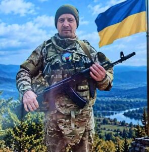 У четвер, 15 жовтня, відбудеться прощання із загиблим Захисником України Василем Микуліним1
